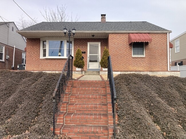 Building Photo - 705 Fallon Ave