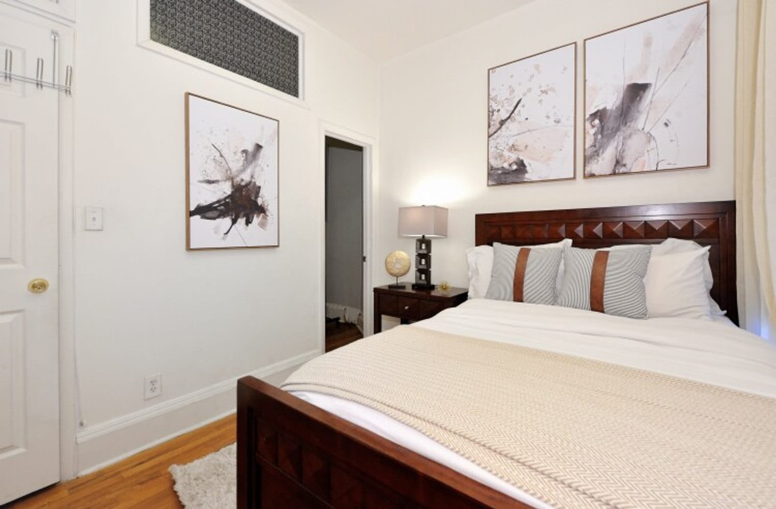 Building Photo - 440 W 45th St