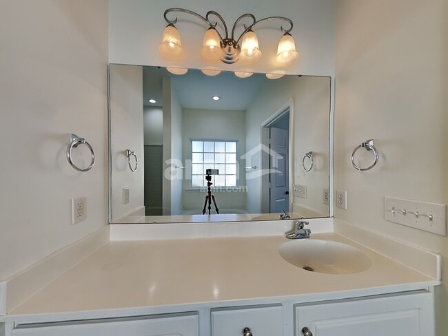 Building Photo - 300 Pemaquid Ct