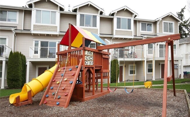 Building Photo - A Cambridge Townhome with 2 Beds and 2.5 B...