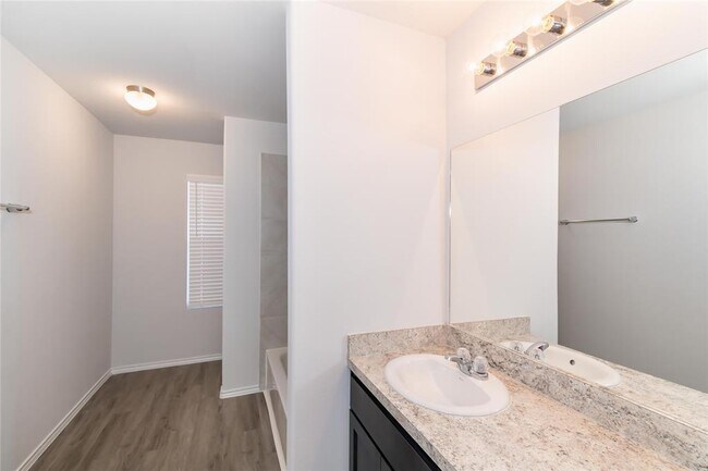 Building Photo - 2513 Grayling Dr