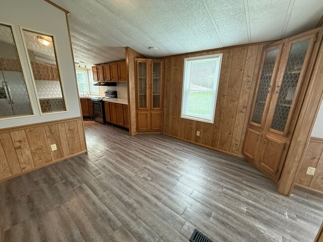 Building Photo - 3356 McCoy Rd