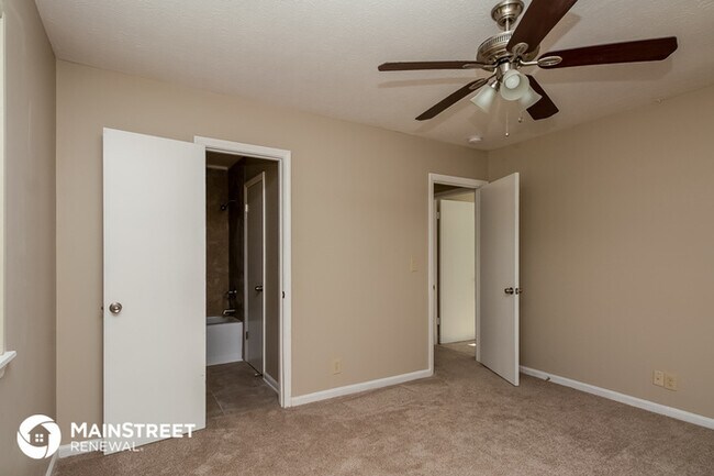 Building Photo - 211 Sterling Ridge Dr