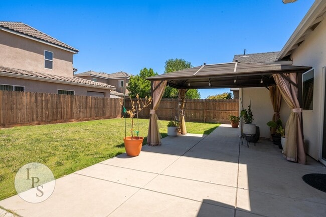 Building Photo - Clovis East Home, 2BR/2BA, Built 2019 in C...