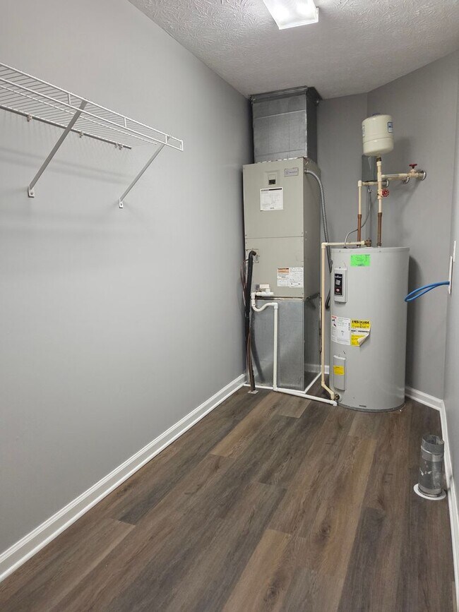 Building Photo - 171 Red Hawk Dr