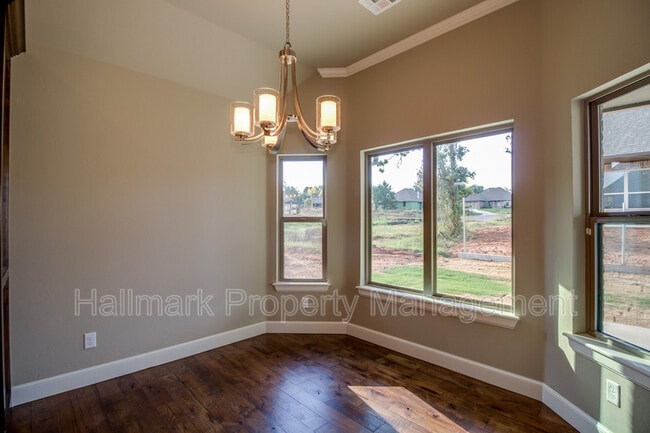 Building Photo - 2208 Animada Pl
