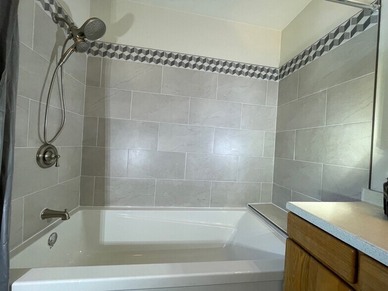 Building Photo - 622 Nickey Way