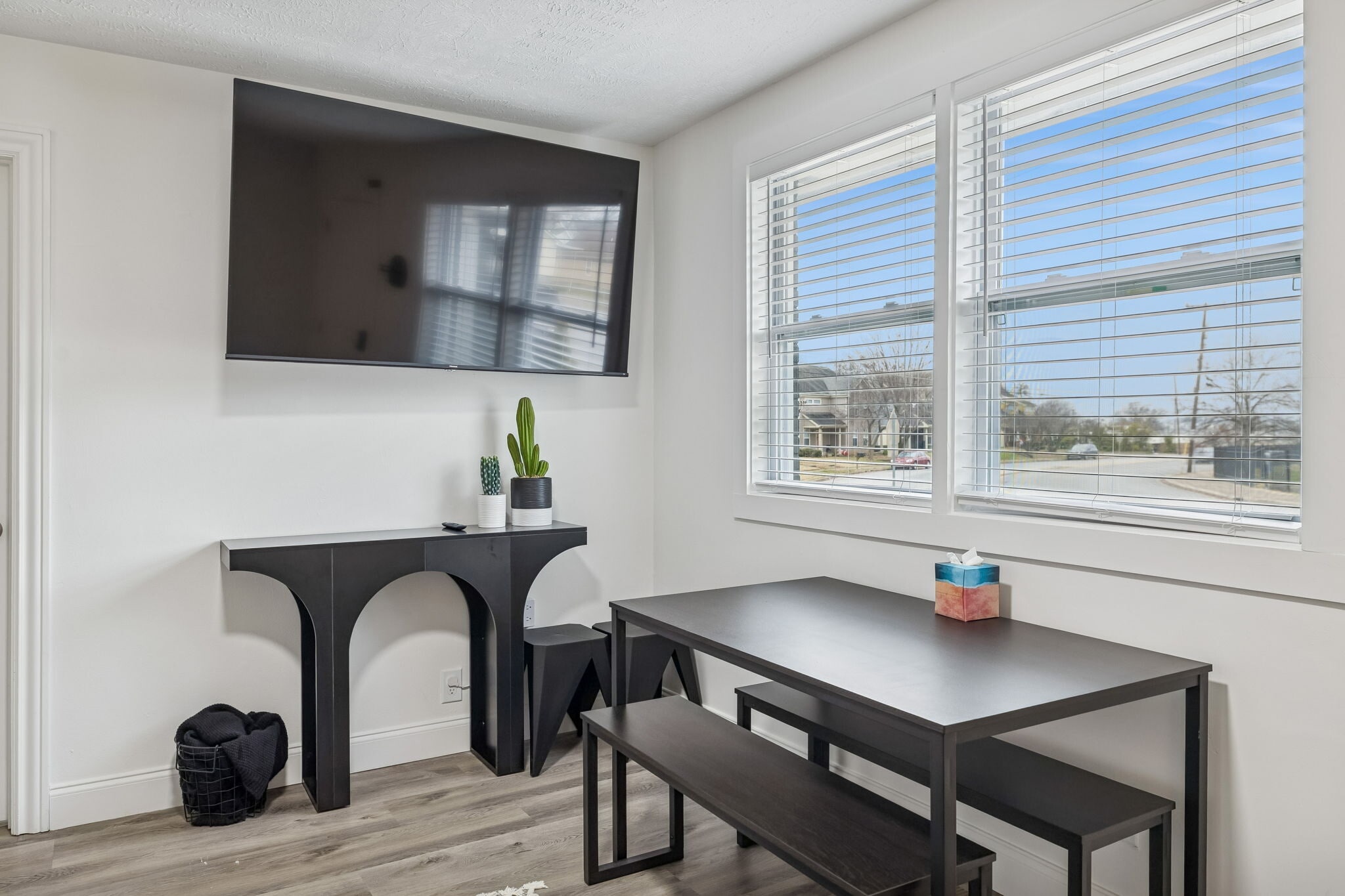 Building Photo - 501B Meridian St