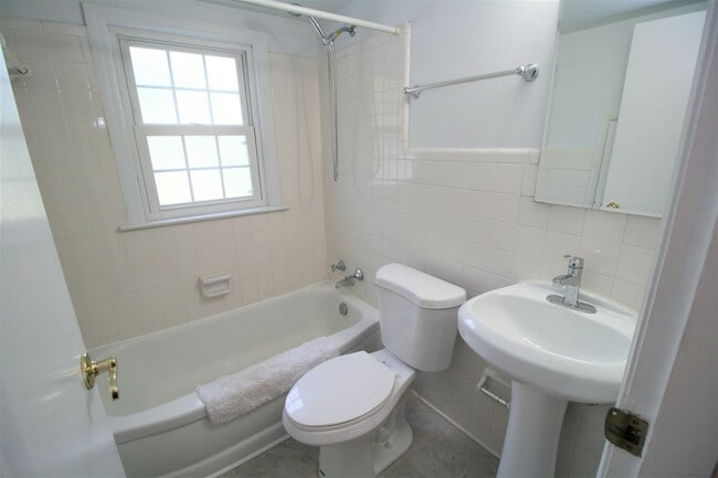 Building Photo - Adorable home located in southside of Lexington    20260604
