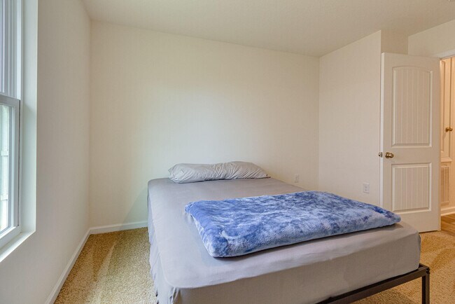 Building Photo - 1034 Limpkin St