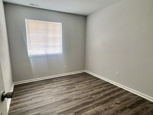 Building Photo - 4111 Glenshire Way