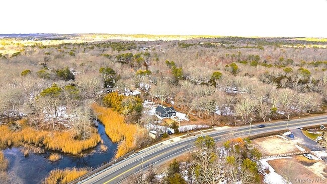 Building Photo - 452 Montauk Hwy