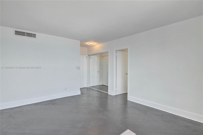 Building Photo - 5151 Collins Ave