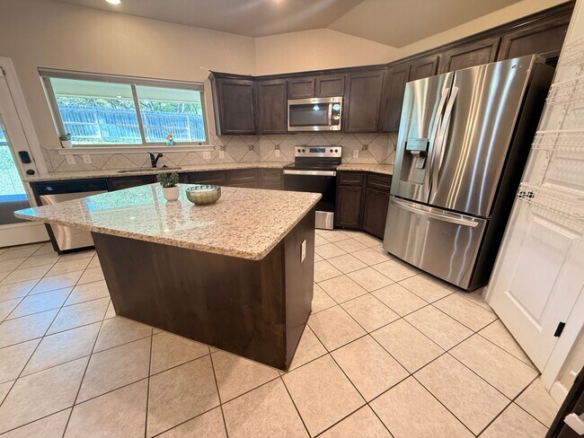 Building Photo - 4-Bedroom House for Rent in Copperas Cove