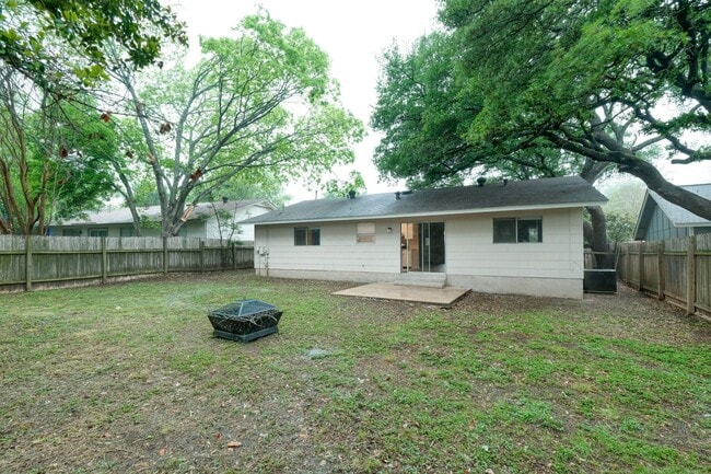 Building Photo - Awesome 3 Bedroom house in Anderson Mill with 2 Car Garage!