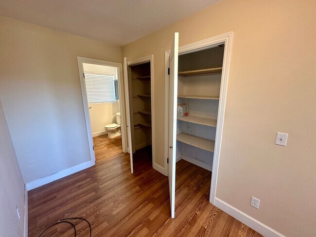 Building Photo - 3 Bedroom 2.5 Bathroom Home on 10 Acres Wi...