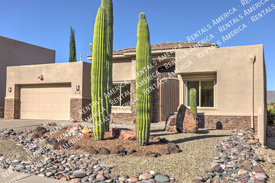 Building Photo - 5032 N Valley Shadows Pl