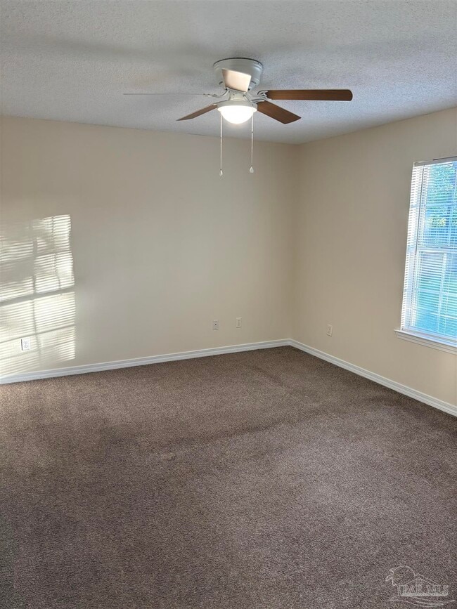 Building Photo - 1607 Dee's Rd