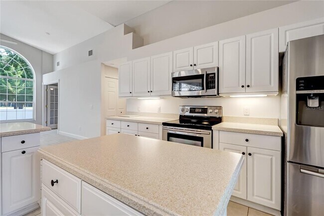 Building Photo - 16 Edgar Ln