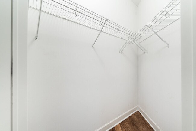 Building Photo - 4131 W Belmont Ave