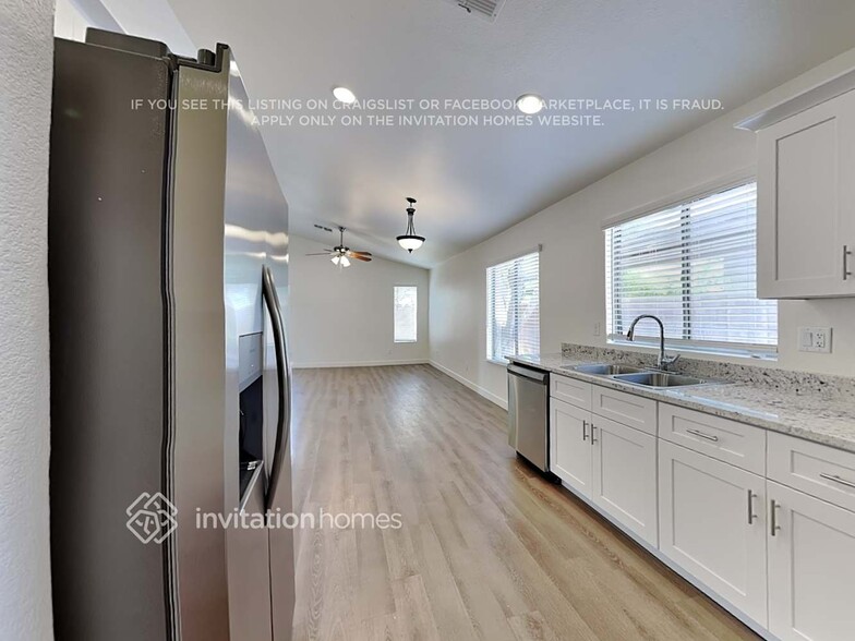 Building Photo - 9157 W Salter Dr