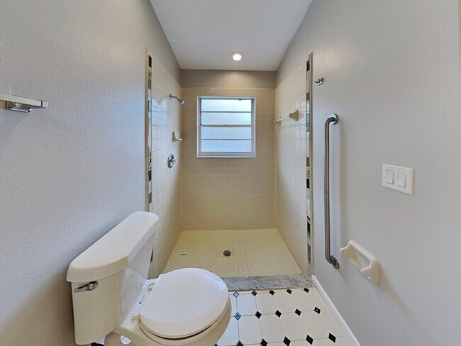 Building Photo - 1408 Sugarberry Ln