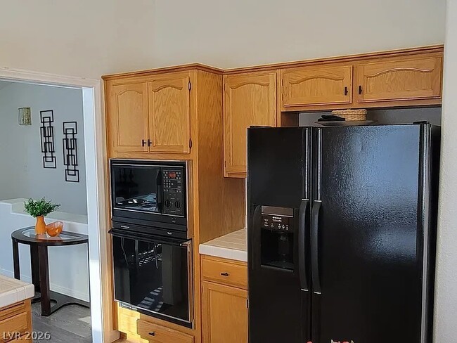 Building Photo - 7620 Hartwell Dr