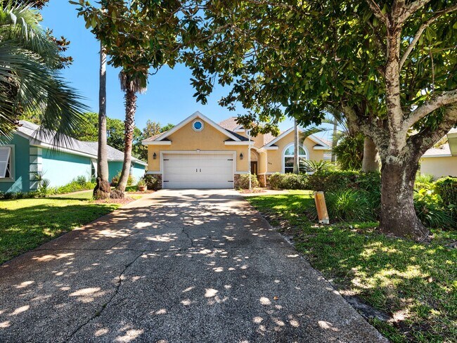 Building Photo - Gorgeous 3B/2.5B Home in Emerald Lakes Gat...