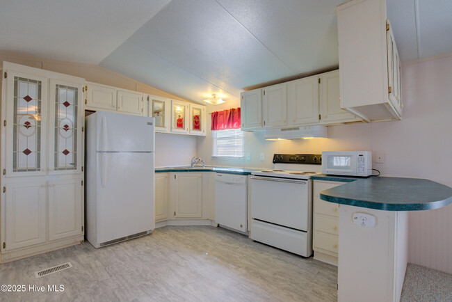 Building Photo - 221 Topsail Rd