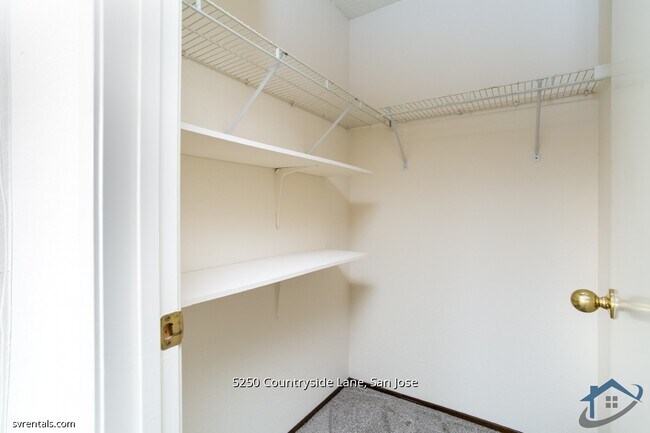 Building Photo - 5250 Countryside Ln