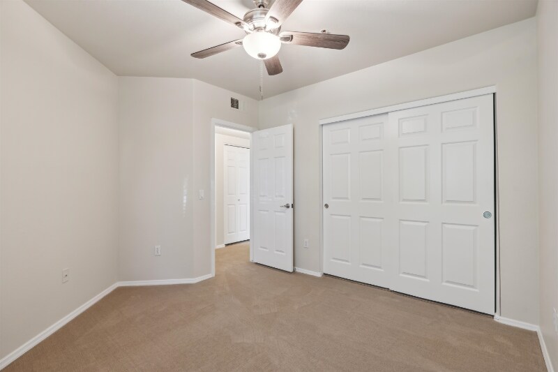 Building Photo - 4925 E Desert Cove Ave