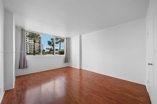 Building Photo - 3301 NE 5th Ave