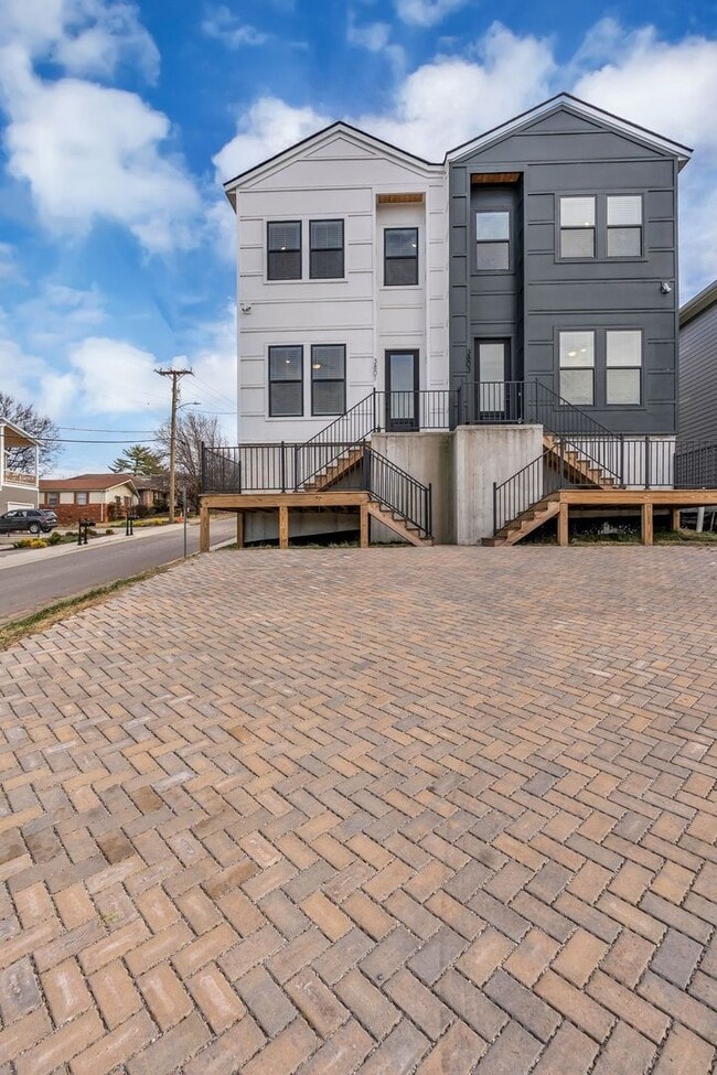 Building Photo - New build in West Nashville!