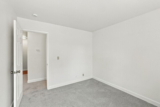 Building Photo - 1241 Homestead Ave