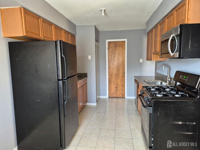 Building Photo - 915 Edison Glen Terrace