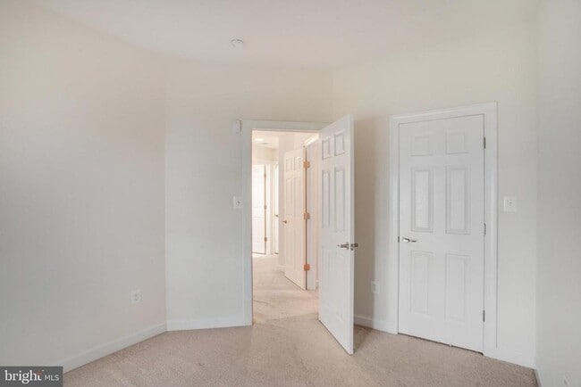 Building Photo - 24949 Bannockburn Terrace