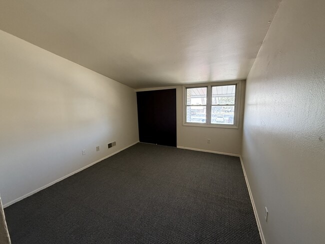 Building Photo - 9010 N 95th St