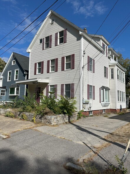 Building Photo - 381 Thornton St