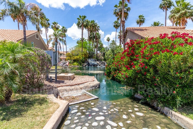 Building Photo - 1083 W Sandy Banks