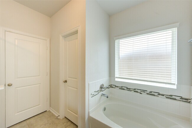 Building Photo - 20951 New Proper Dr