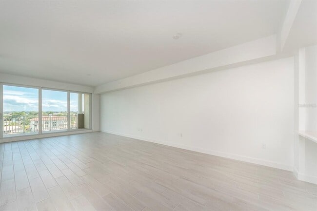 Building Photo - 125 Island Way