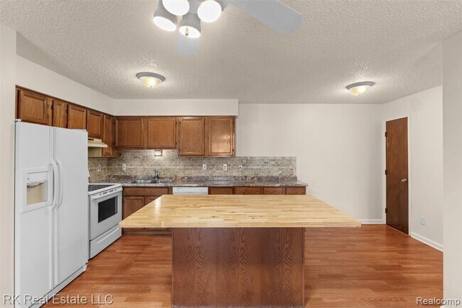 Building Photo - 15510 Ashley Ct