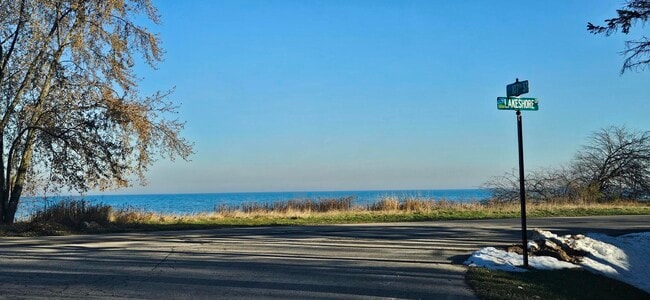 Building Photo - 10016 3rd Ave