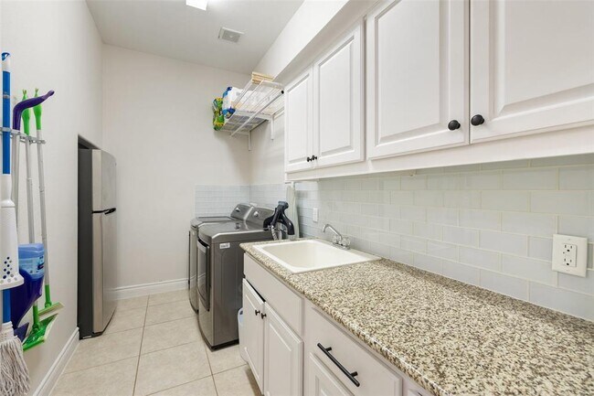 Building Photo - 306 Tempranillo Way