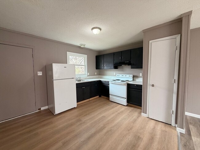 Building Photo - 199 Sheppard St