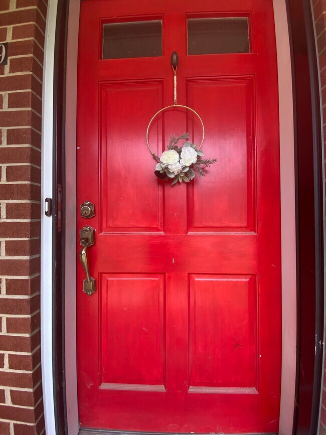 Building Photo - 609 Sunset Ave