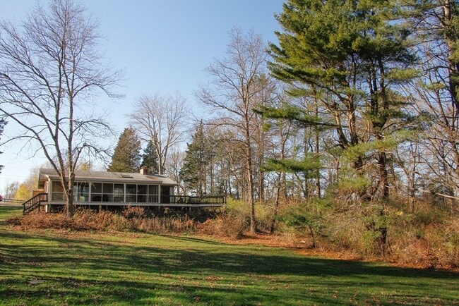 Building Photo - 151 Argilla Rd