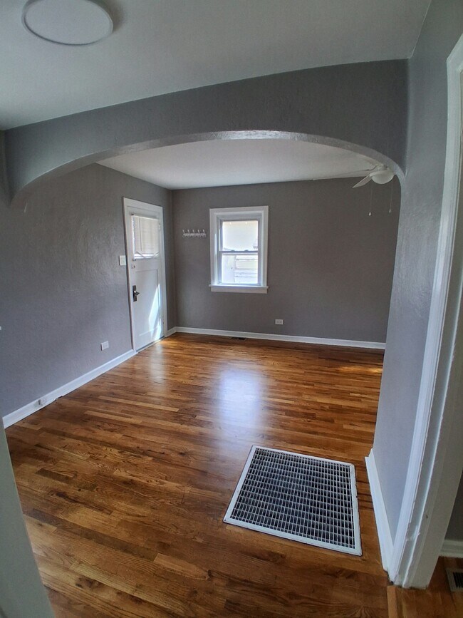 Building Photo - 3187 S Sherman St