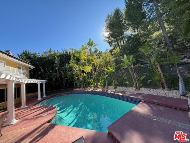 Building Photo - 18154 Sweet Elm Dr