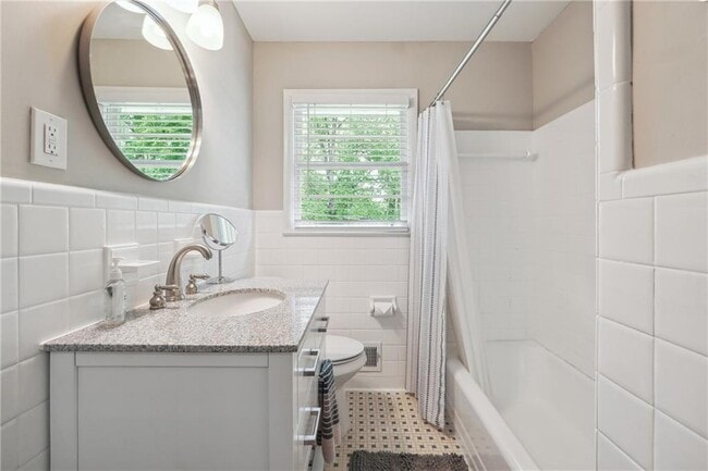 Building Photo - 3483 Glensford Dr